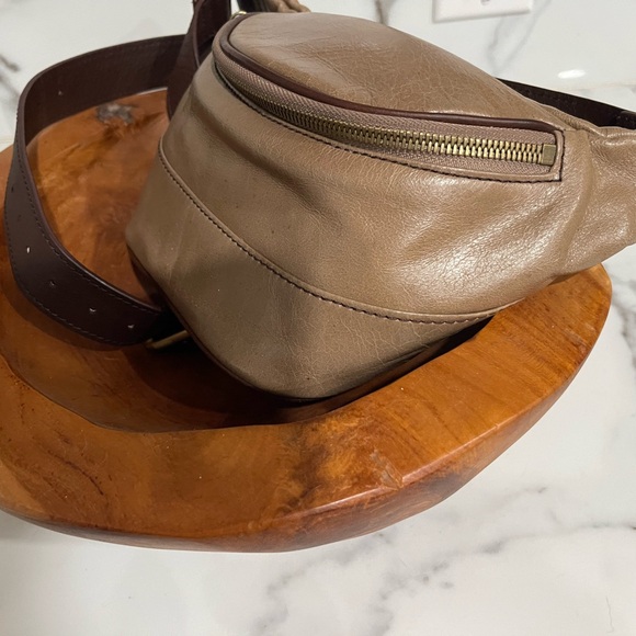 Great condition Hobo Jett bag! - Picture 2 of 4